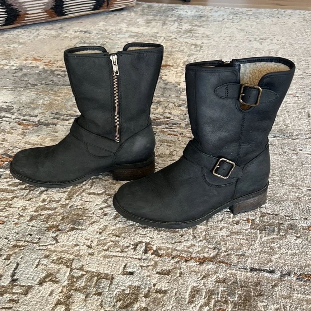 Ugg Chaney Boots - Picture 3 of 13